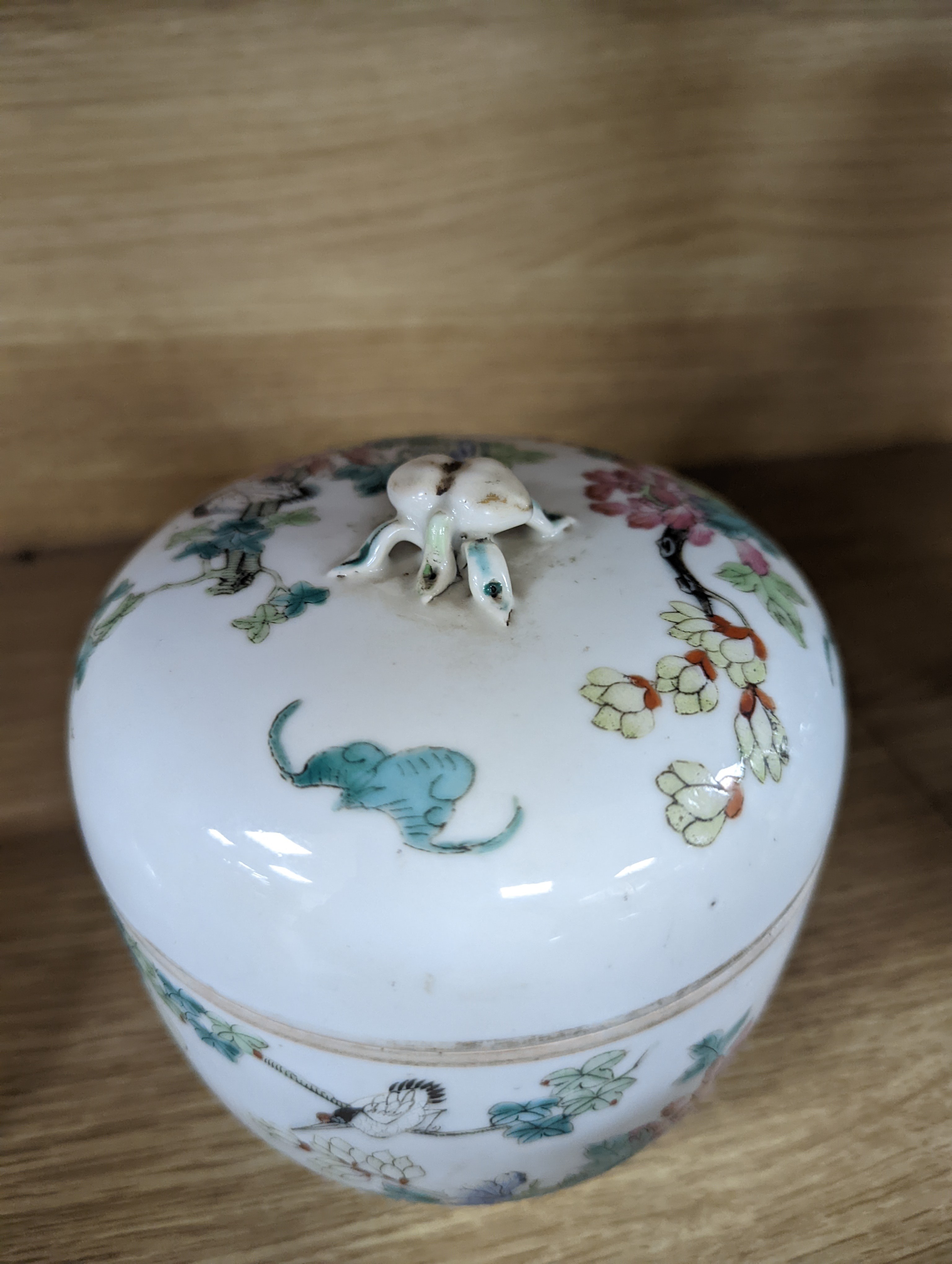 A Chinese famille rose teapot and a similar covered bowl, Tongzhi mark and period 13cm